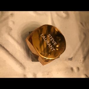 Steve laurant loose powder